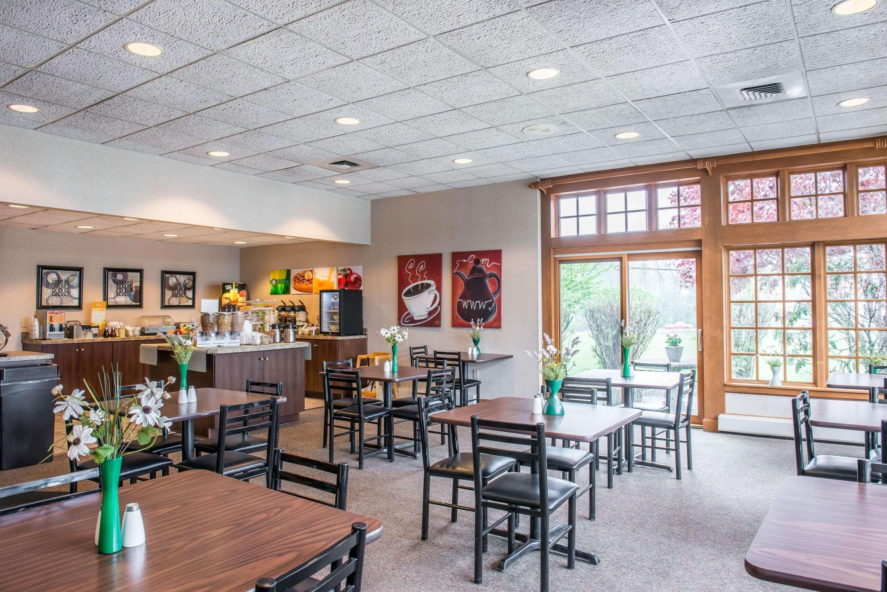 Quality Inn Pittsburgh Airport Oakdale Exterior foto