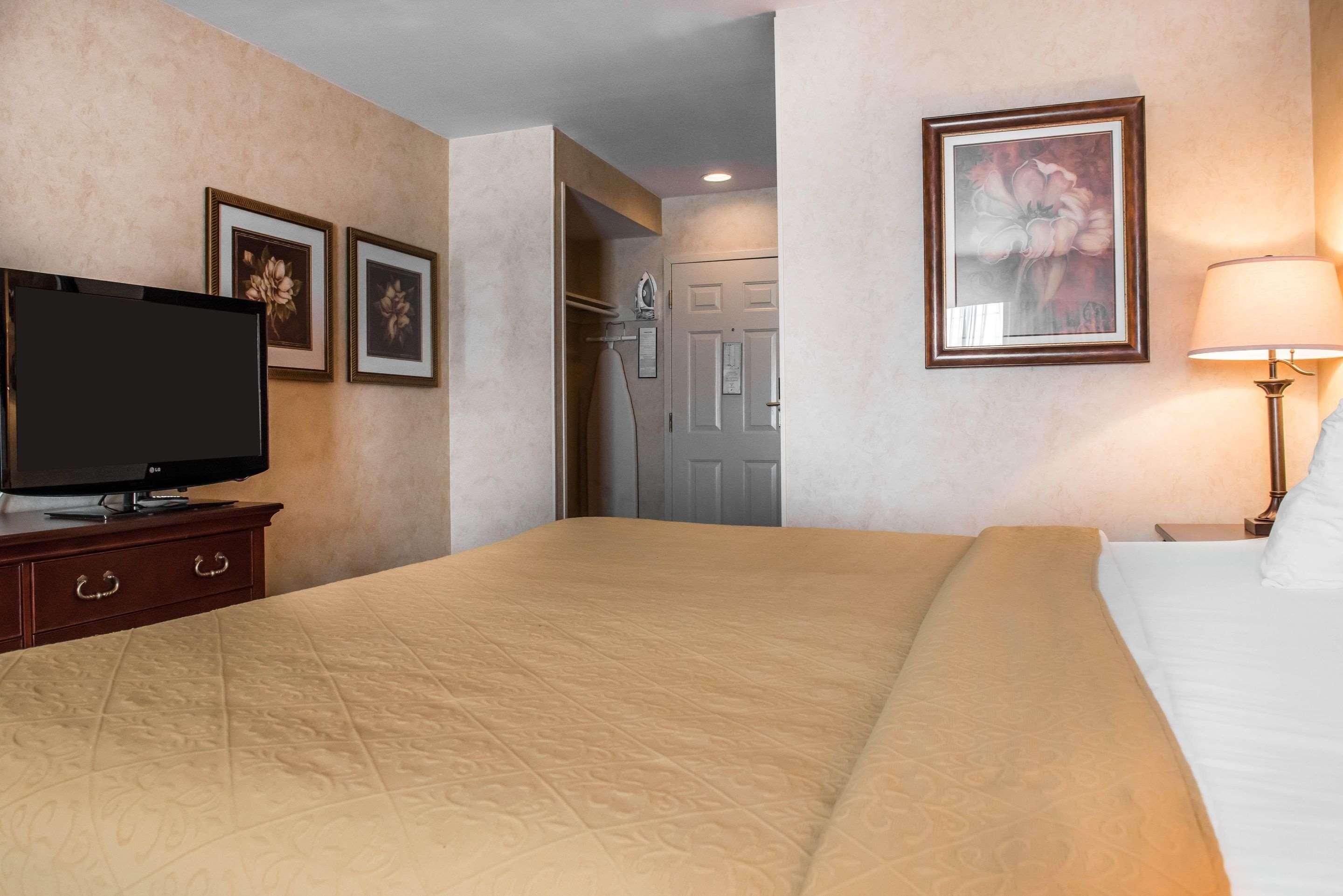 Quality Inn Pittsburgh Airport Oakdale Exterior foto