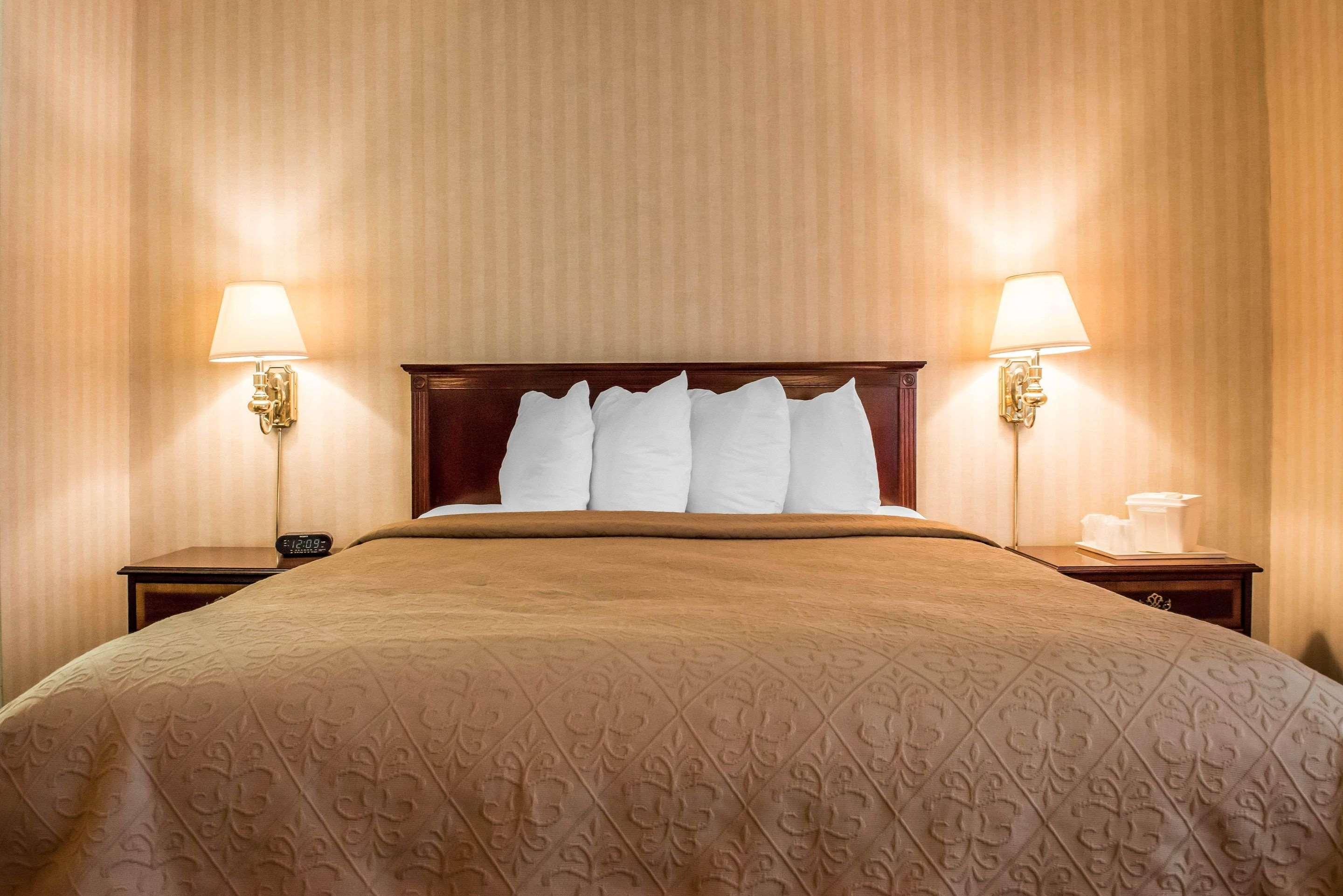 Quality Inn Pittsburgh Airport Oakdale Exterior foto