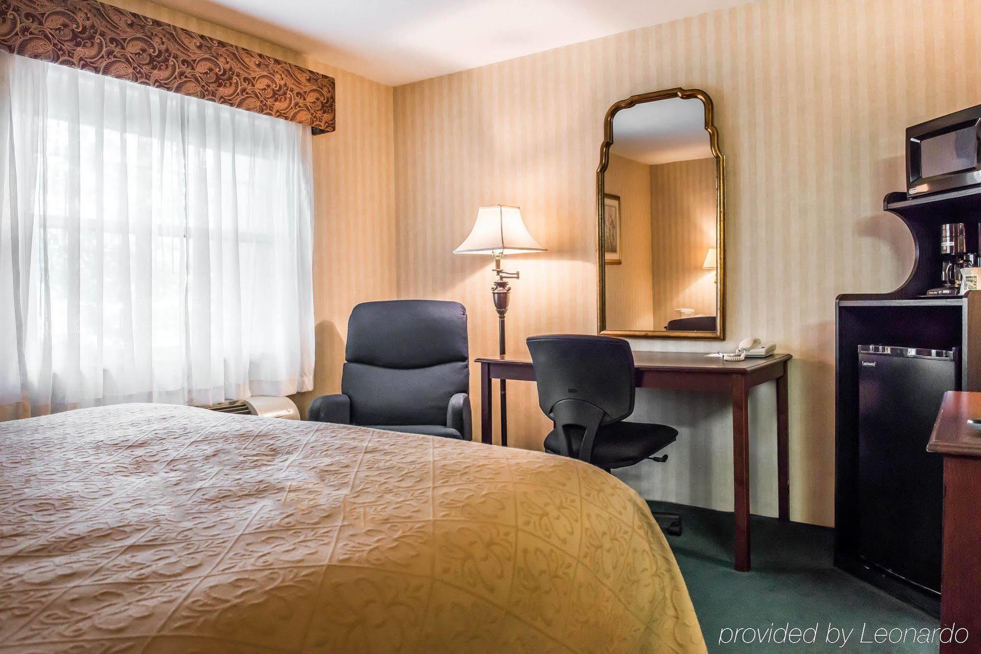 Quality Inn Pittsburgh Airport Oakdale Exterior foto